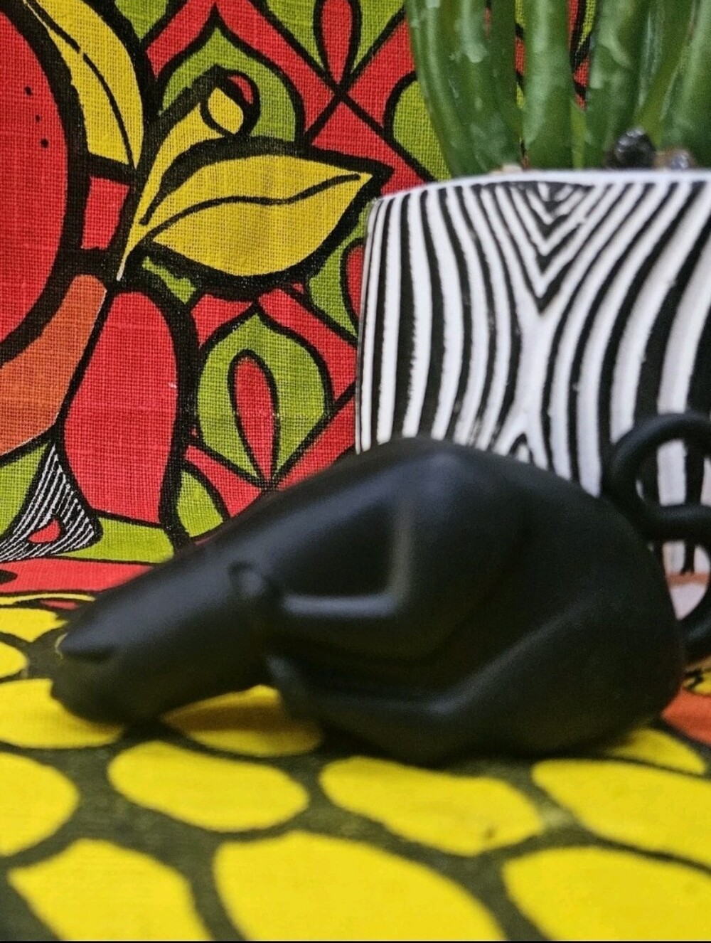 EUC Cute Black Hard Rubber Cat Bottle Stopper.